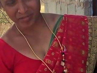 Telugu Aunty Caught Fucking On Feild
